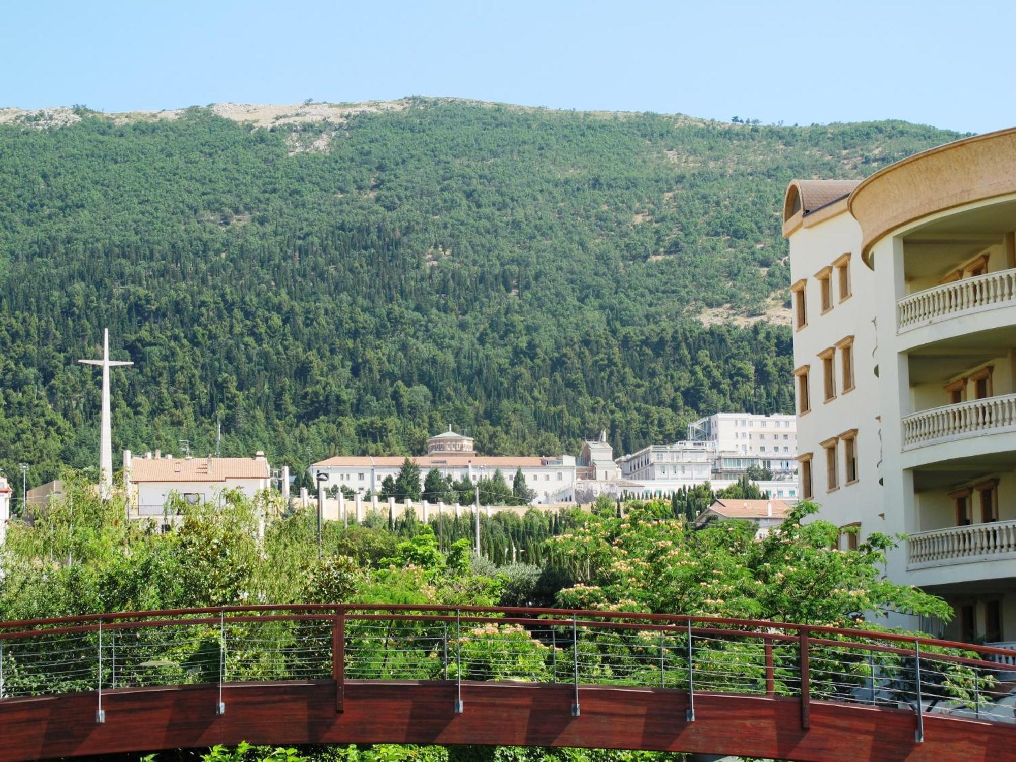 Gran Paradiso Hotel Spa ซานโจวานนี โรตอนโด ภายนอก รูปภาพ